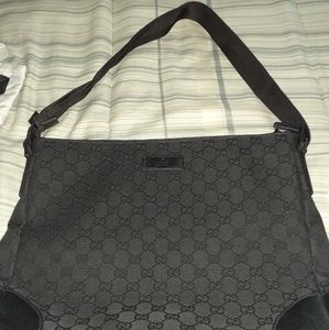 Authentic   GG Supreme Canvas Crossbody/Shoulder B